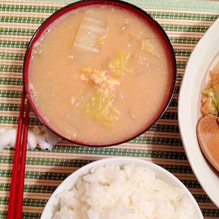 ホッとする味☆白菜と油揚げのお味噌汁